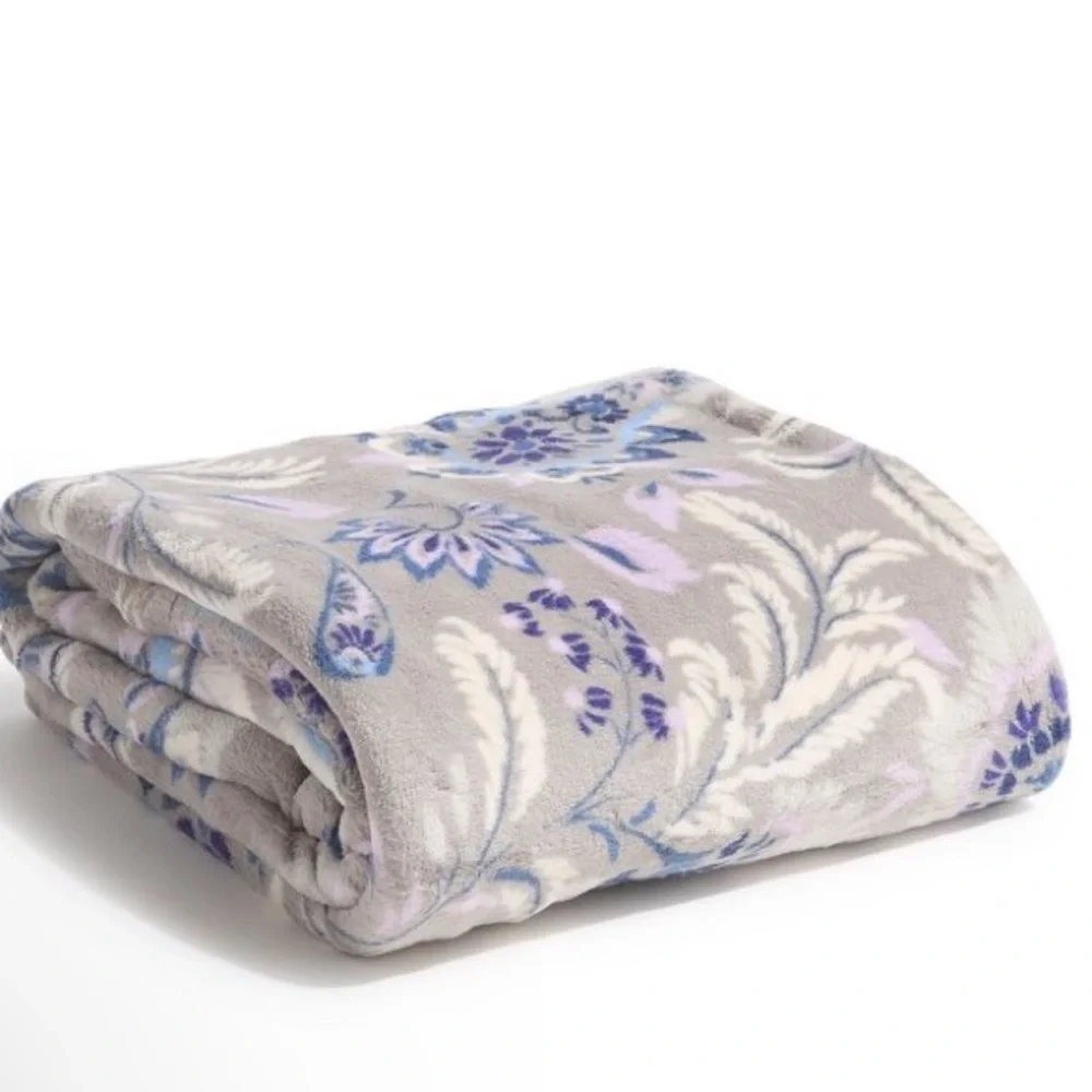 Vera Bradley Essential Throw Blanket Venetian Paisley Ice Blue - NWT